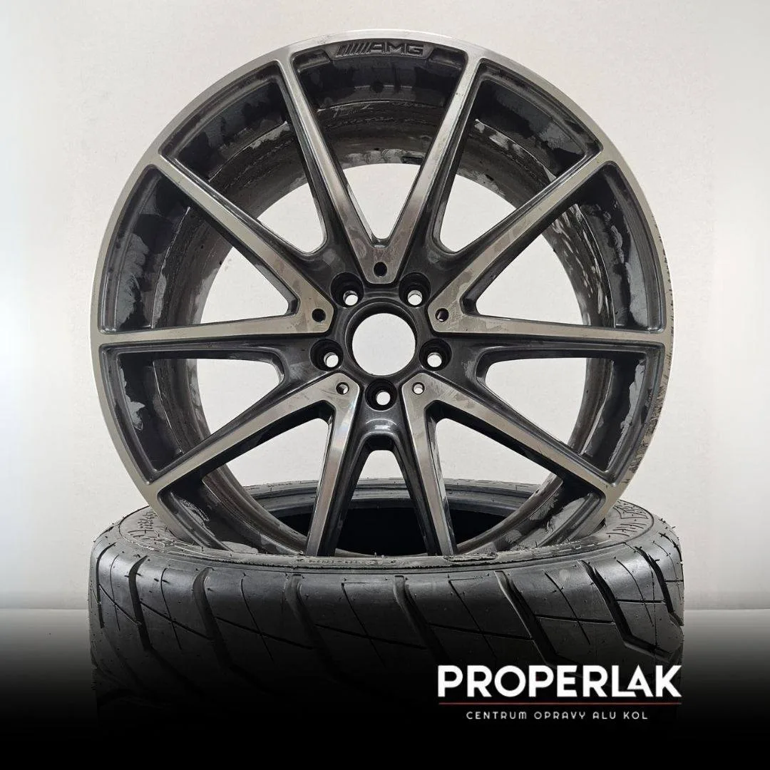 20″ AMG kolo v odstínu Himalayan Grey – před renovací