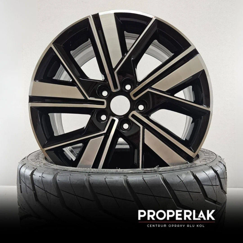 18" VW - Černý lesk + CNC – nach der Aufbereitung
